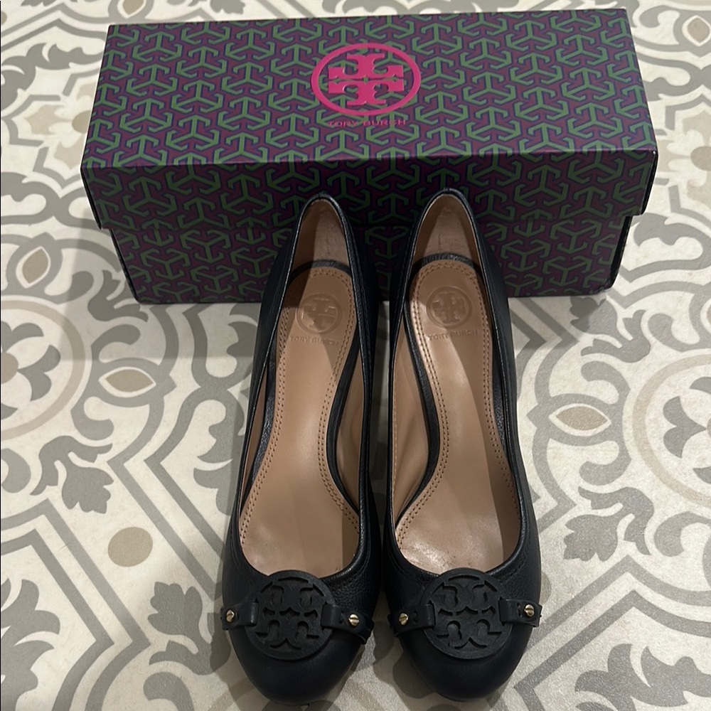 Tory Burch Black Leather Dress Shoes with Heel